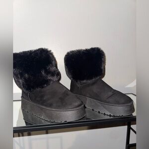 Winter boots with fur